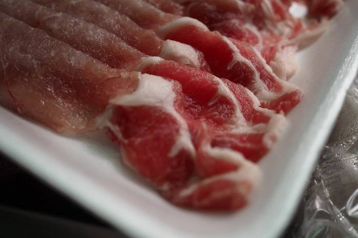 Deliziose strisce di pancetta, un alimento popolare