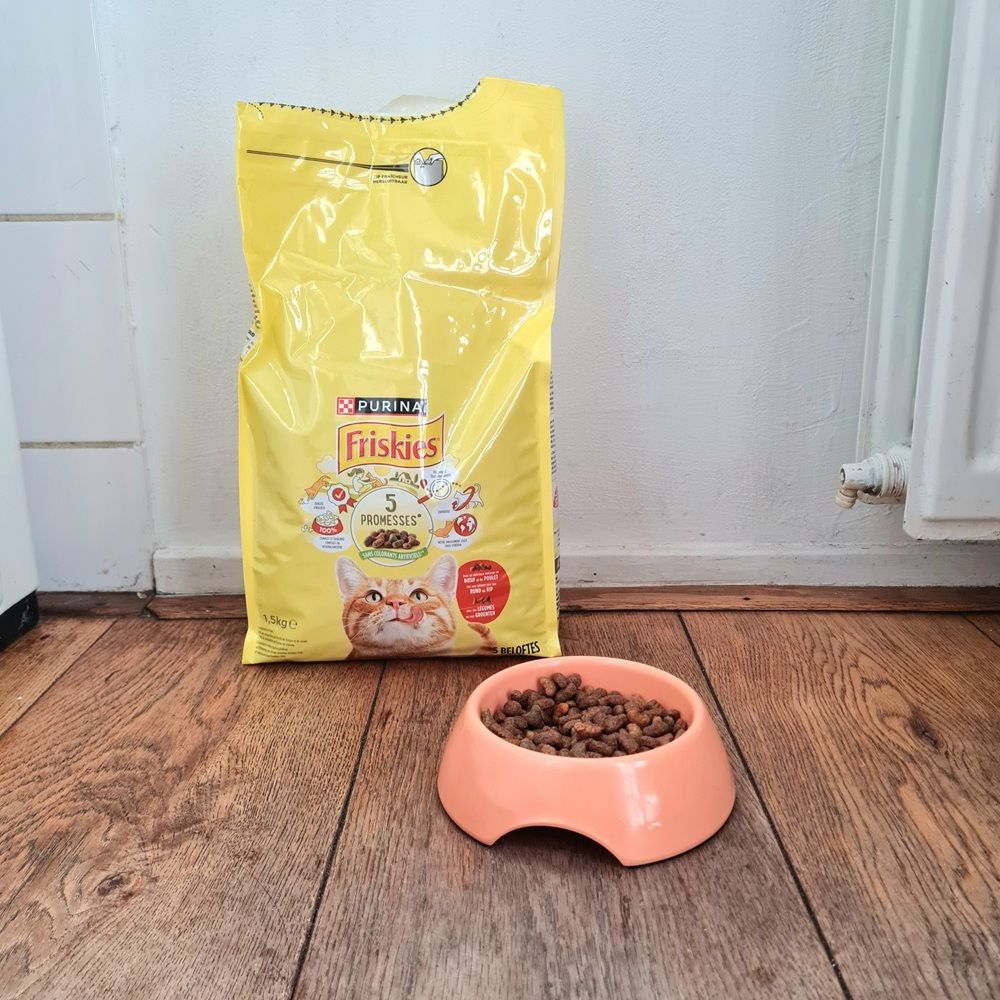 Friskies Manzo, Pollo e Verdure