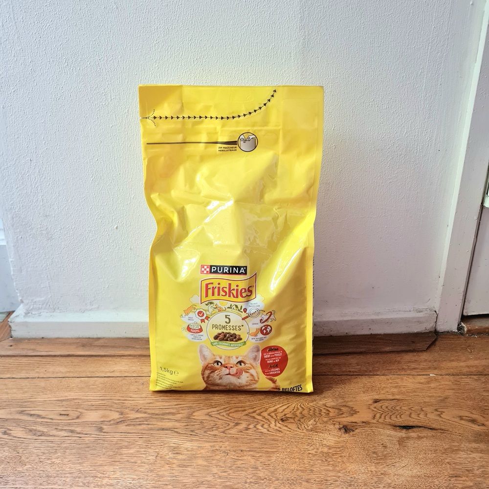 Friskies Manzo, Pollo e Verdure