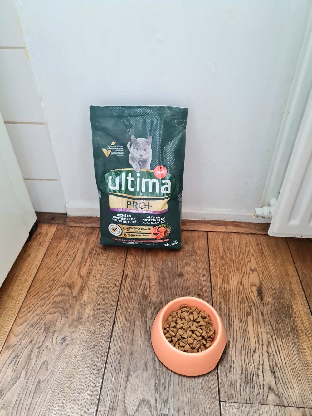 Ultima Cat PRO+ Sterilized Salmon
