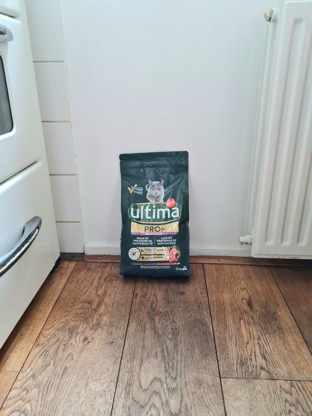 Ultima Cat PRO+ Sterilized Salmon